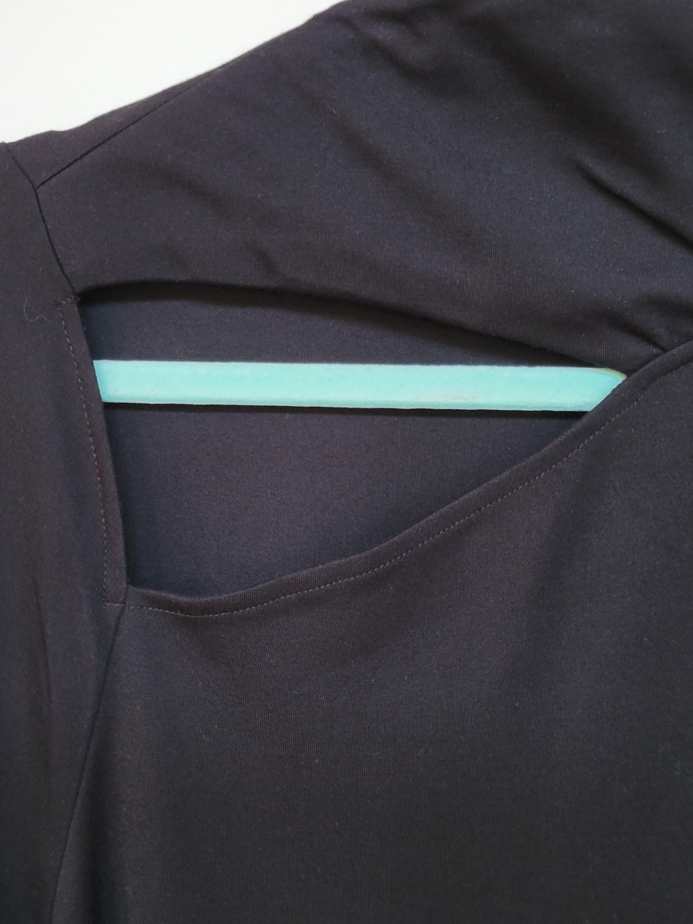 NWT-Sleek And Modern Addition Elle Long Sleeve Fitted Midi Dress With Cutout - Picture 2 of 5